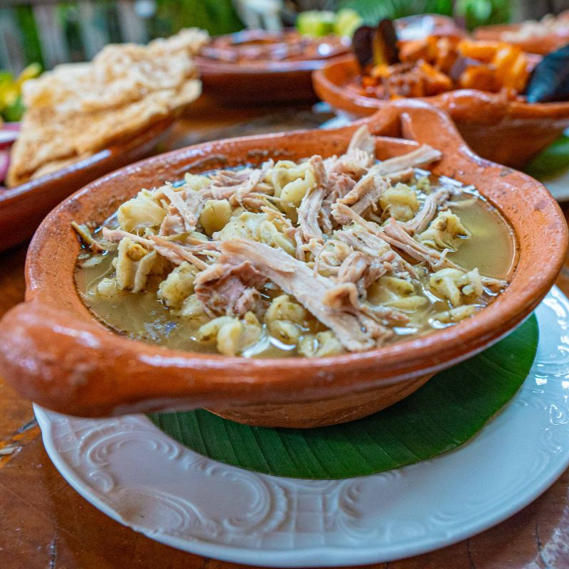 #1 Combo Pozole en Familia (2 Lt Blanco de Puerco)