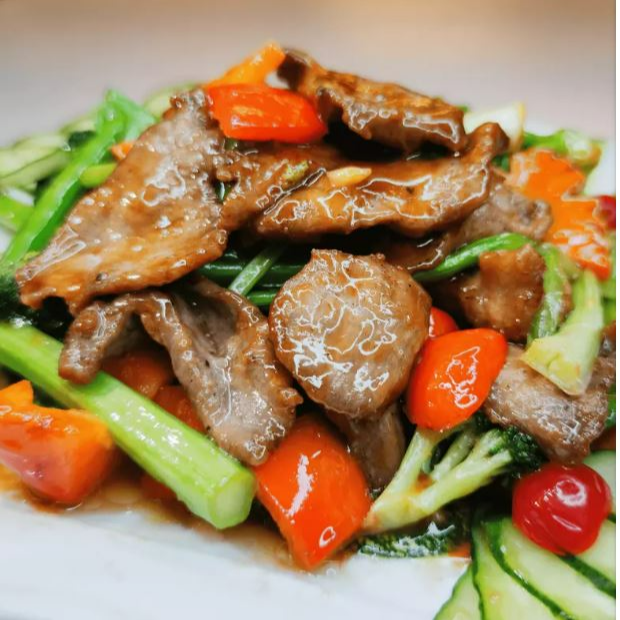 Carne de Res Saltada con Verduras