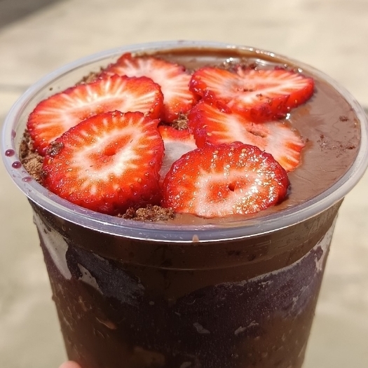 Açaí, creme de avelã, Morango e Ovomaltine