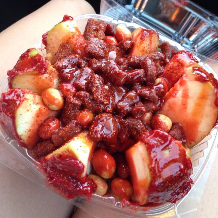 Manzana con chamoy preparada