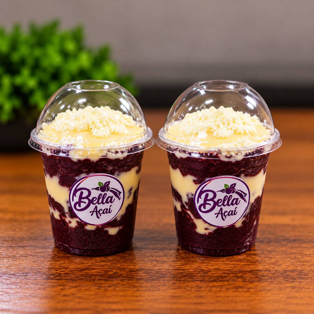 2 copos de açaí de 180ml com leite condensado e leite em pó. Uma duplinha deliciosa, cremosa e perfeita para matar a vontade de açaí!