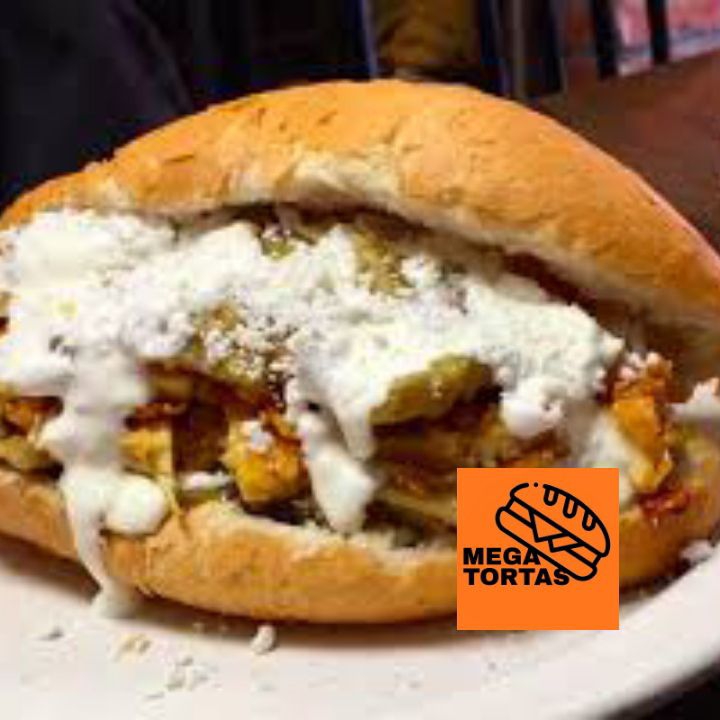 Mega Torta Chilaquiles con Milanesa