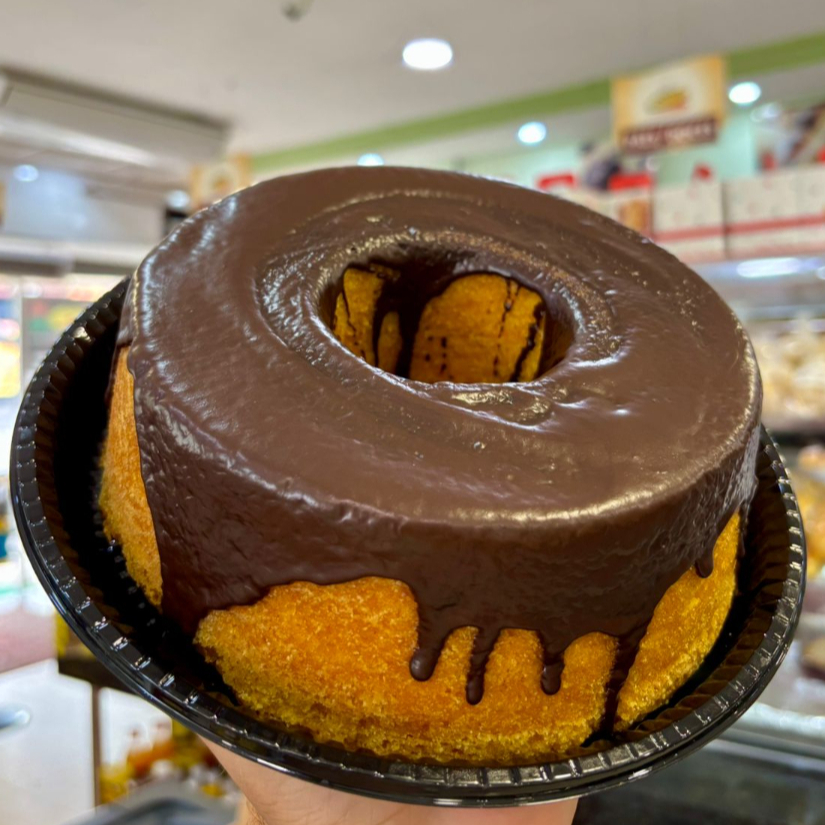 Delicioso bolo de Cenoura com cobertura de Chocolate