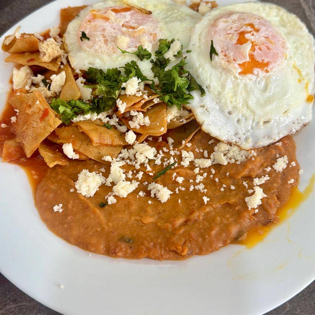CHILAQUILES ROJOS O VERDES