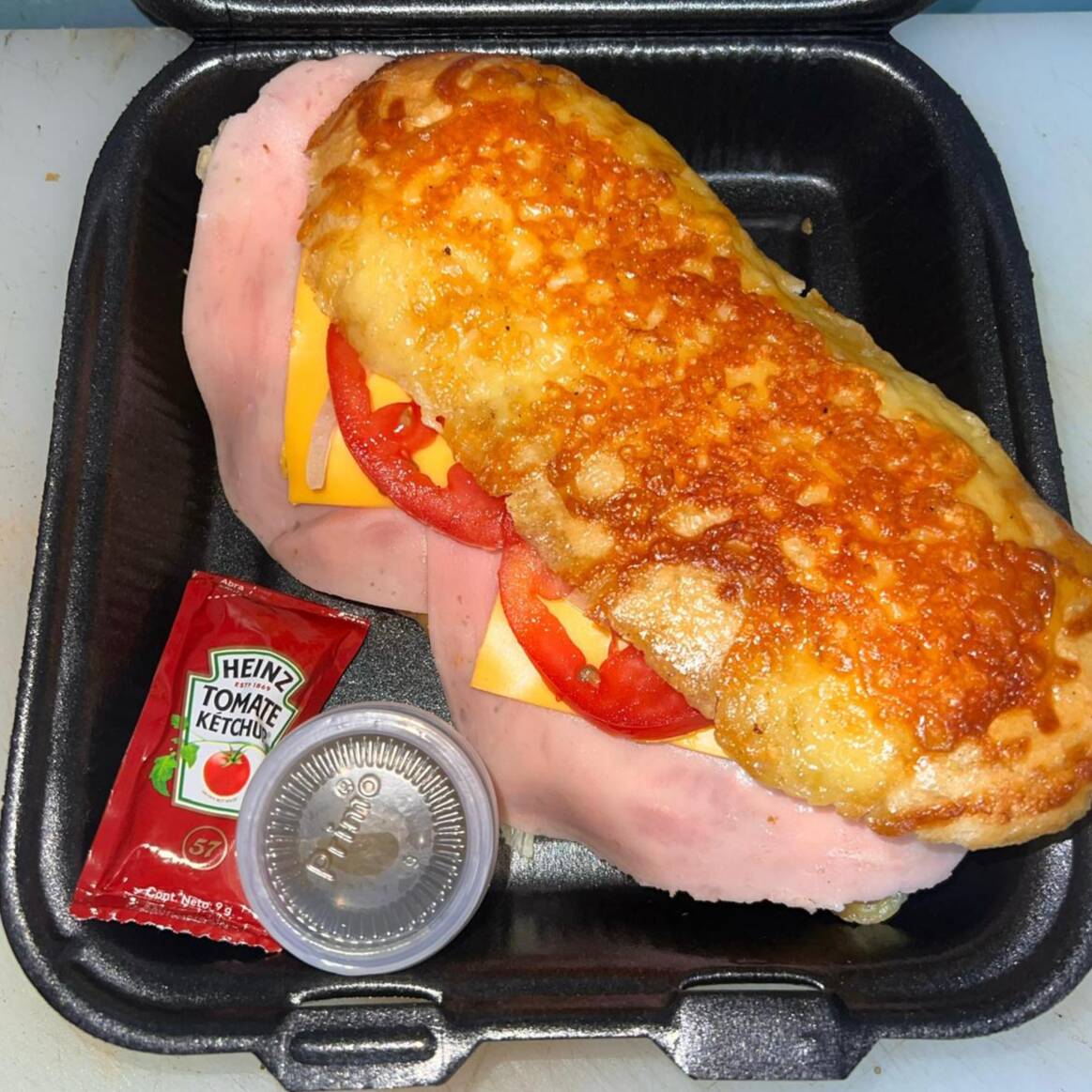 baguette de jamon y queso
