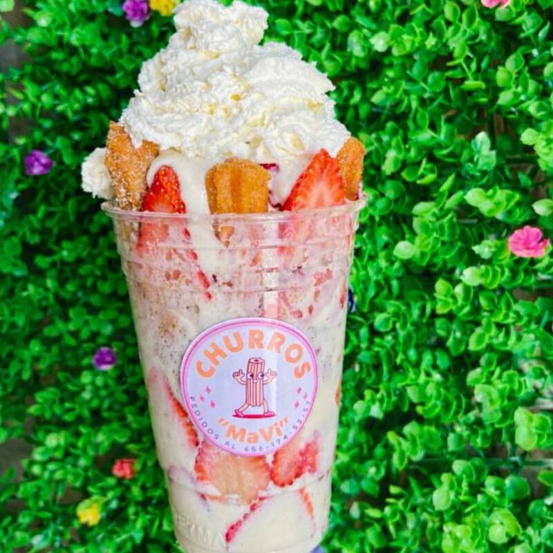 Churros Con Fresas Con Crema (Vaso)