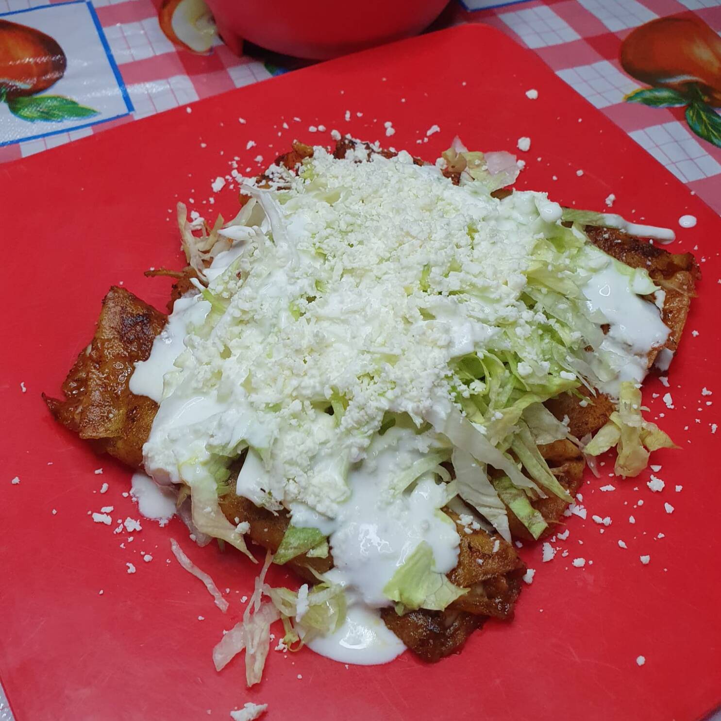 Enchiladas rojas de carne deshebrada