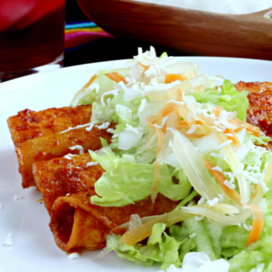 3 ENCHILADAS ROJAS DE QUESO