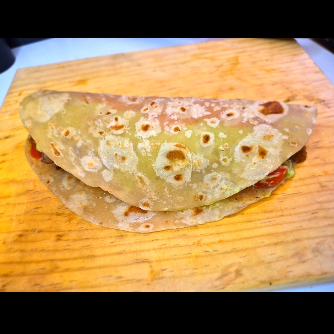 QUESADILLA DE CARNE ASADA