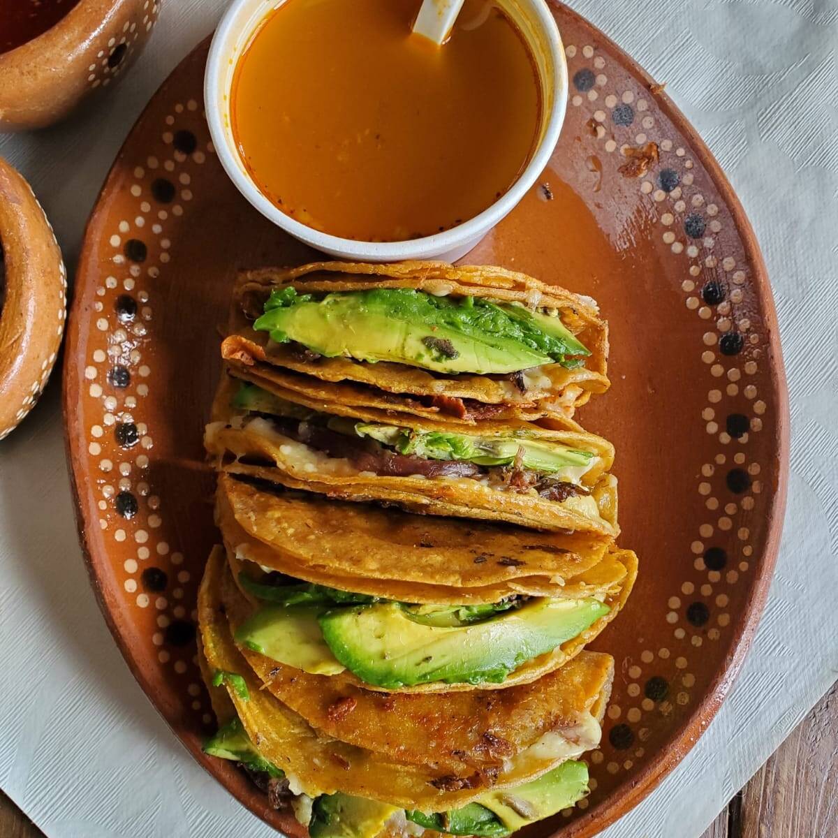 4 QUESABIRRIAS AGUACATE
