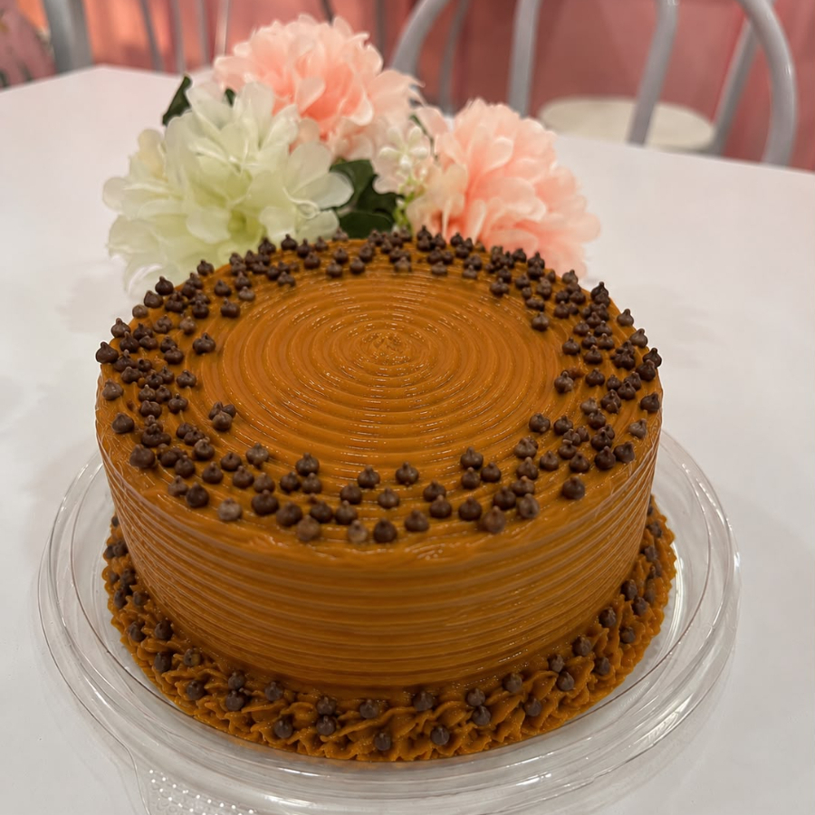 Torta de Naranja peq Arequipe y chips de chocolate