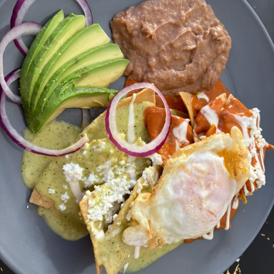 Chilaquiles Mixtos con Pollo