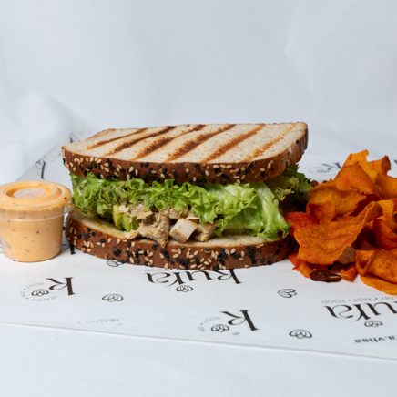Sandwich de pechuga de pollo