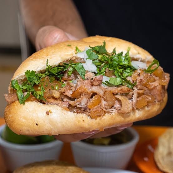 Torta de Carnitas