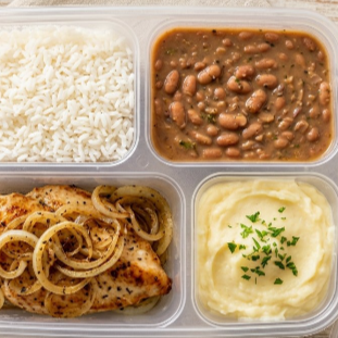 Filé de frango grelhado ao creme de milho cremoso
( acompanha :arroz branco , feijão carioca e batata palha