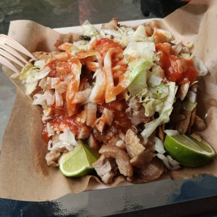 TACOS DORADOS CON BUCHE