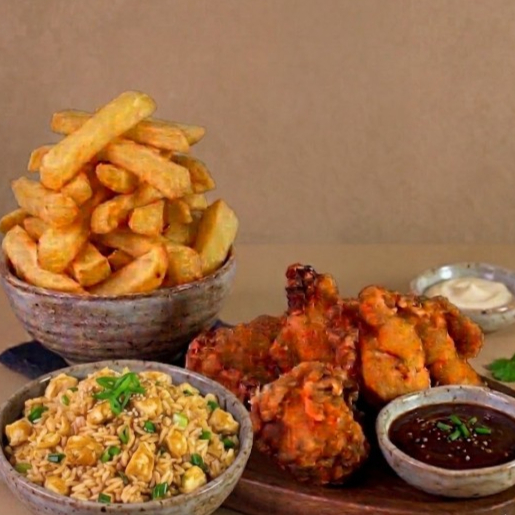 6 Alitas a Elección con Chaufa y Papas