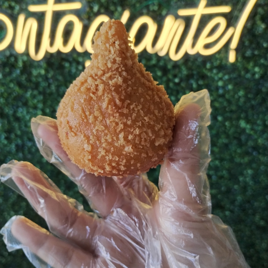 Massa de batata com recheio de frango com requeijão