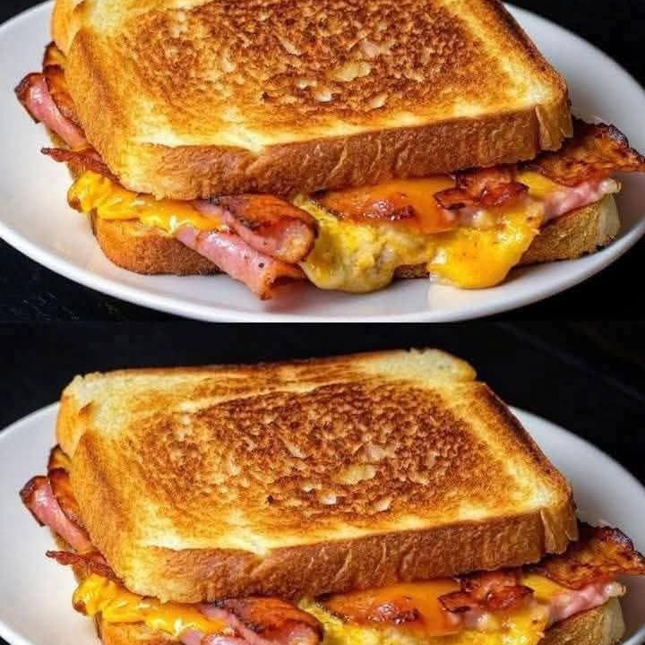 Sandwich de Huevo con Tocino y Jamón y Queso
