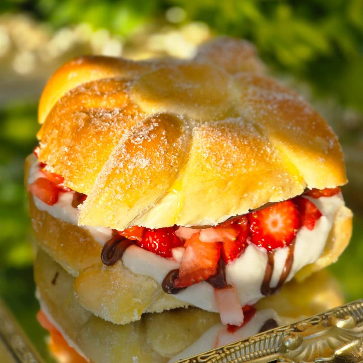 Pan de Muerto relleno