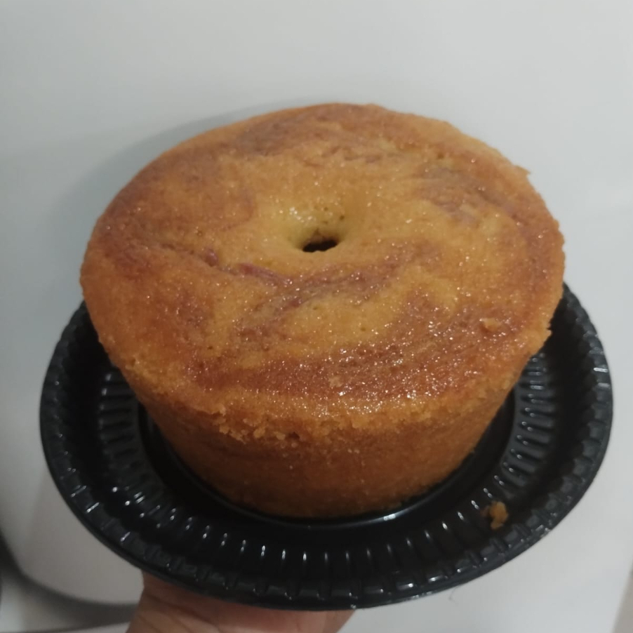 BOLO GOIBADA É FEITO COM TRIGO E CALDA DE GOIABADA NO MEIO DA MASSA E EM CIMA. (aprox.400g)