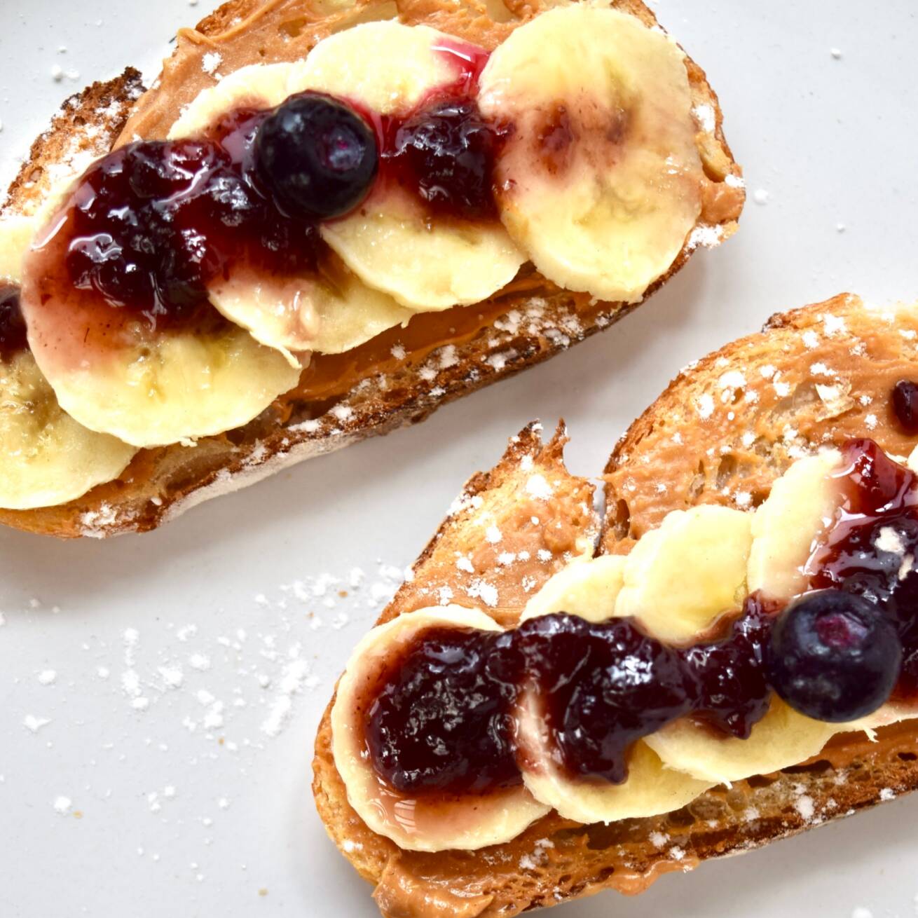 Toast Banana Mora