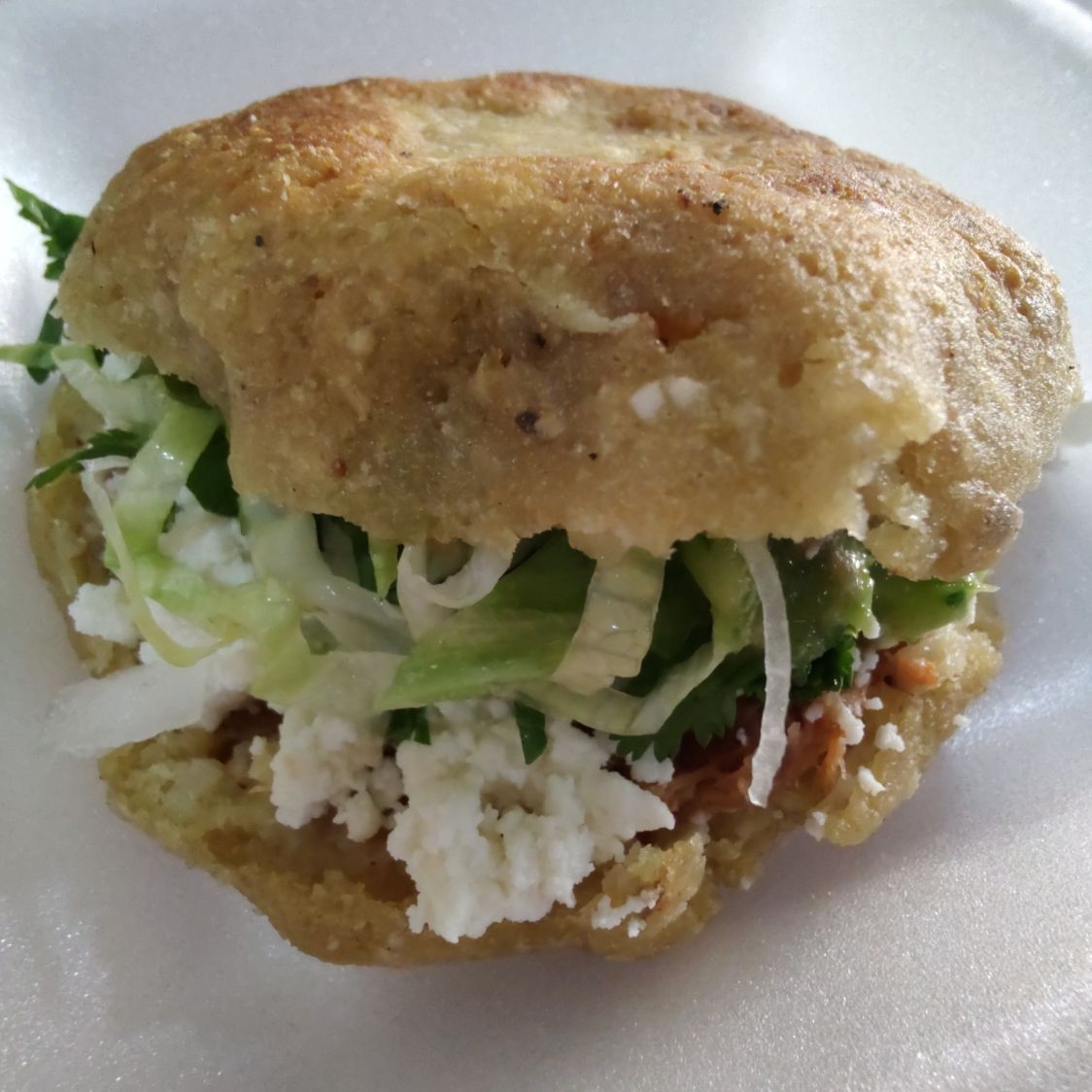 3 Gorditas (1 de Requeson 1 de Bistec y 1 Pastor)