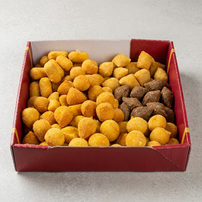 1 unidade equivale 10 unidades 2=20 3=30 ...Deliciosos Salgados (tamanho festa/aprox 20gr) Fritos na hora. Crocantes por fora, cremosos e irresistíveis por dentro. Super sequinhos, pois são fritos em óleo de algodão e empanados com farinha especial que absorve até 70% menos óleo durante a fritura, fazendo com que sejam mais saudáveis. Nossos recheios são feitos com temperos caseiros e ingredientes de 1ª qualidade. Receita de família passada de geração para geração.Fotos Reais dos Salgados