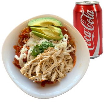 Chilaquiles Rojos con Pollo mas Coca Cola 350ml
