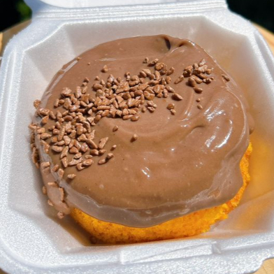 A dose perfeita de doçura para o seu dia. Nosso Mini Vulcão une a leveza do bolo caseiro com uma quantidade exagerada de cobertura artesanal.