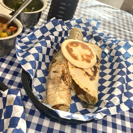 Orden de Quesadilla y Burrito
