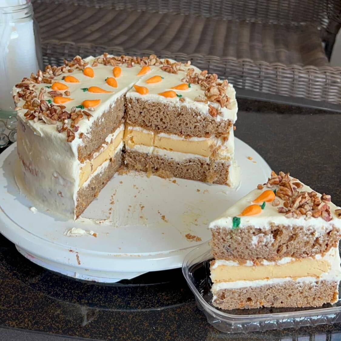 Rebanada de Pastel Zanahoria Flan Napolitano