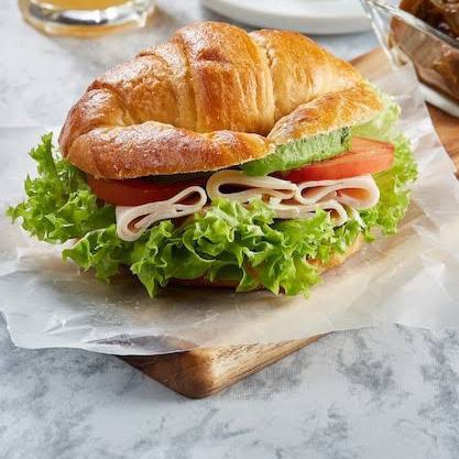 Cuerno Relleno + capuchino