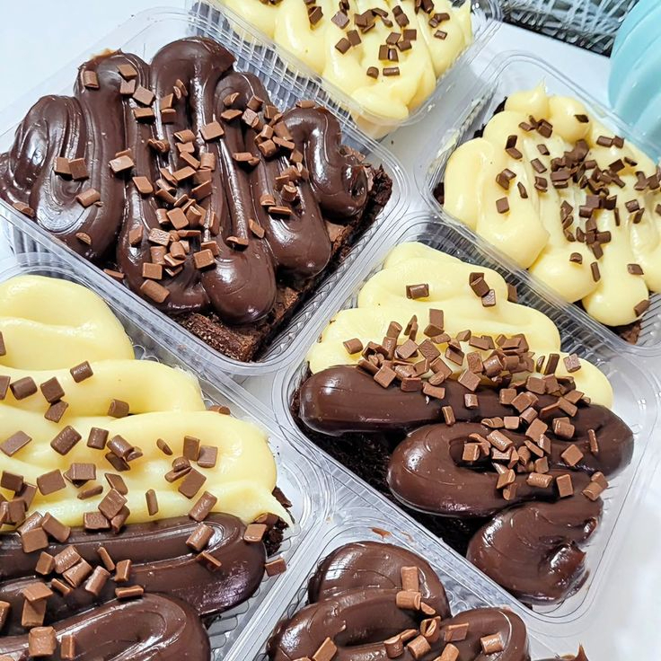 Combo Maravilhosamente elaborado pensando em 3 pessoas, são 6 recheios e 6 possiveis combinações podendo escolher 1 sabor de cada ou todos so de 1 sabor isso fica a seu criterio é você quem decide.