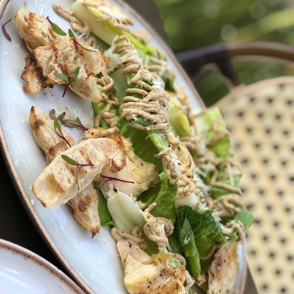 Ensalada César con Pollo