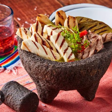 MOLCAJETE DE BISTEC