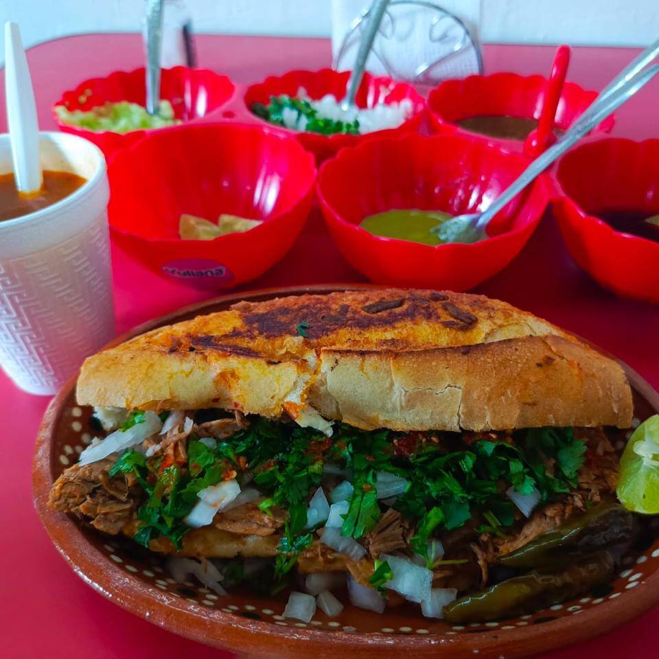 Lonche De Barbacoa