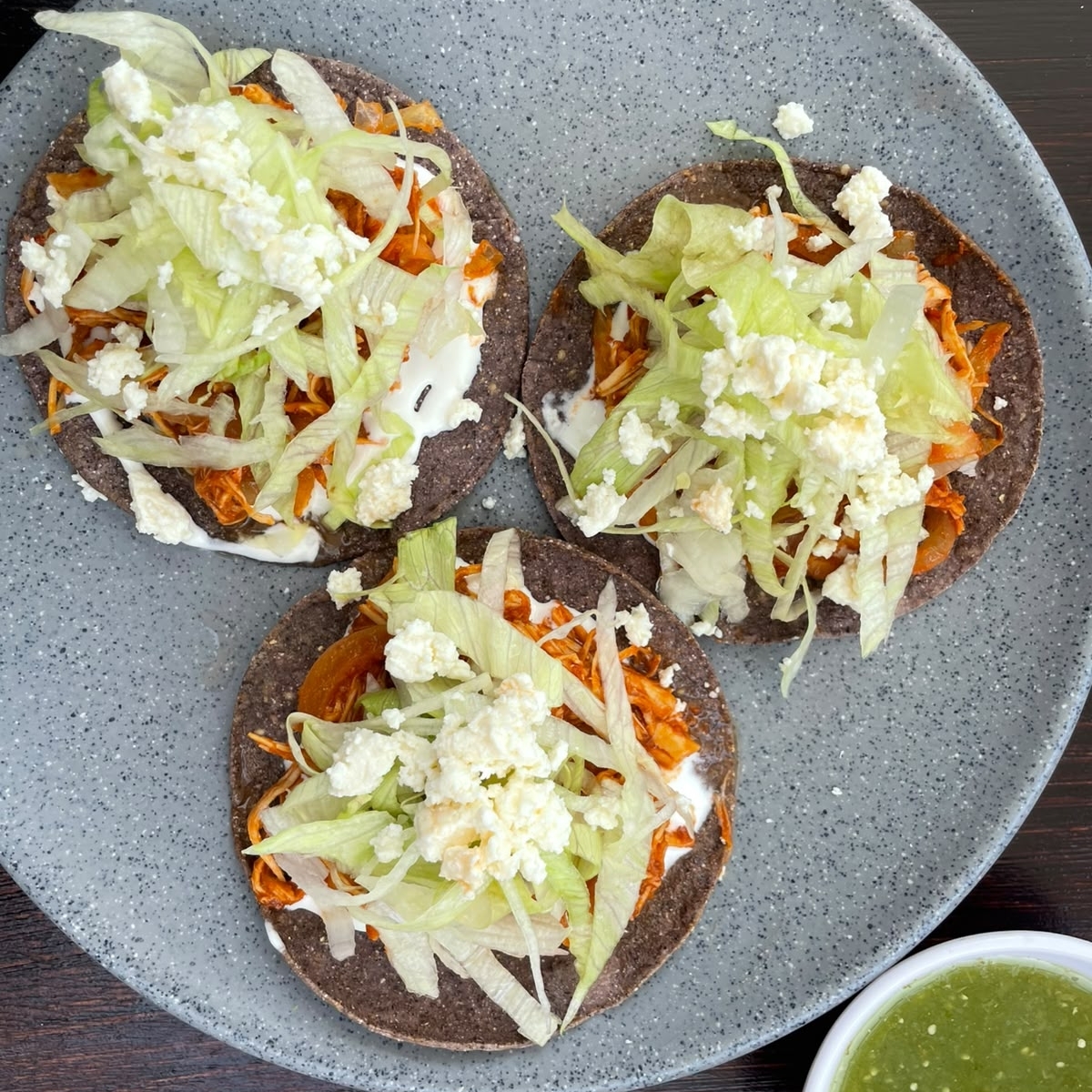 3 tostadas de tinga de pollo