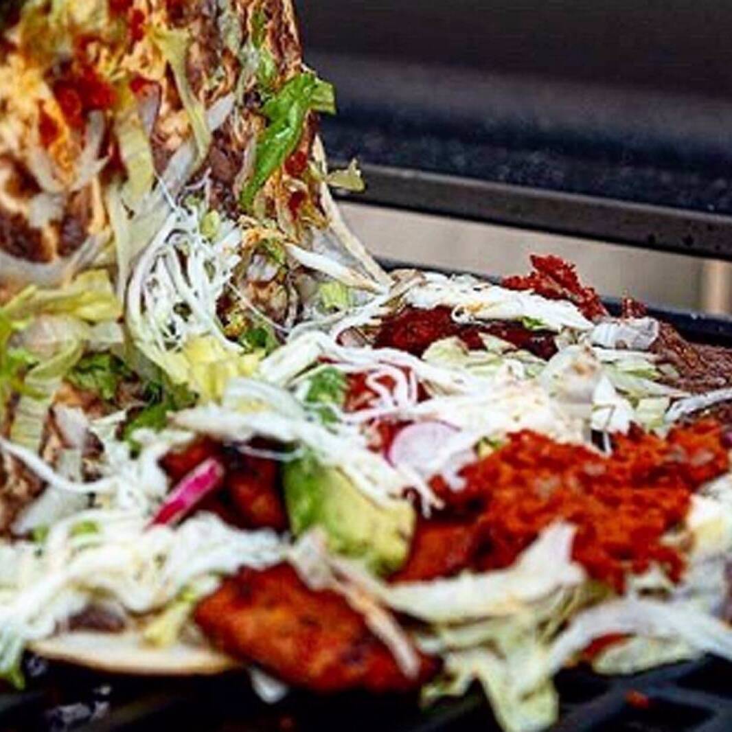 Tlayuda Chorizo