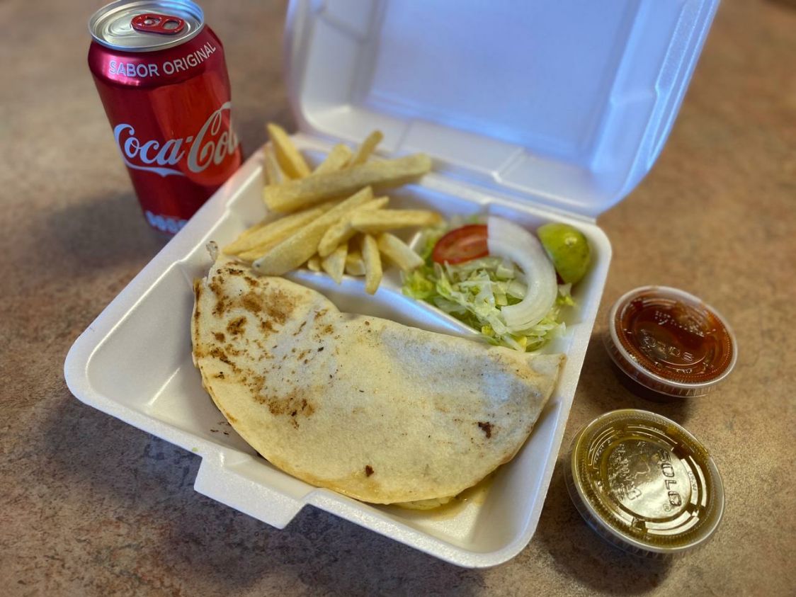 Combo Montado + Papas + Ensalada + Refresco