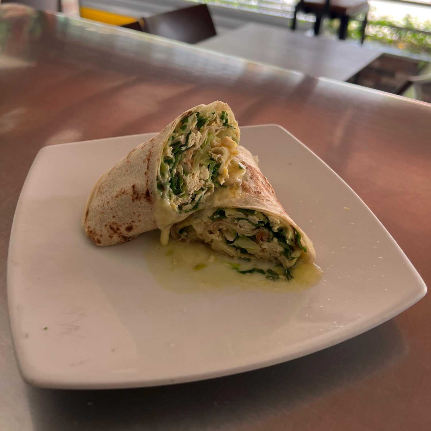 Wraps huevos espinaca pollo y queso