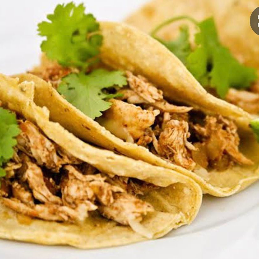 Taco de pechuga, tocino y queso