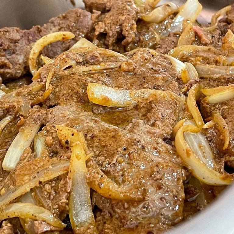 feijão preto ou carioca, arroz branco, macarrão alho e óleo, batata calabresa.