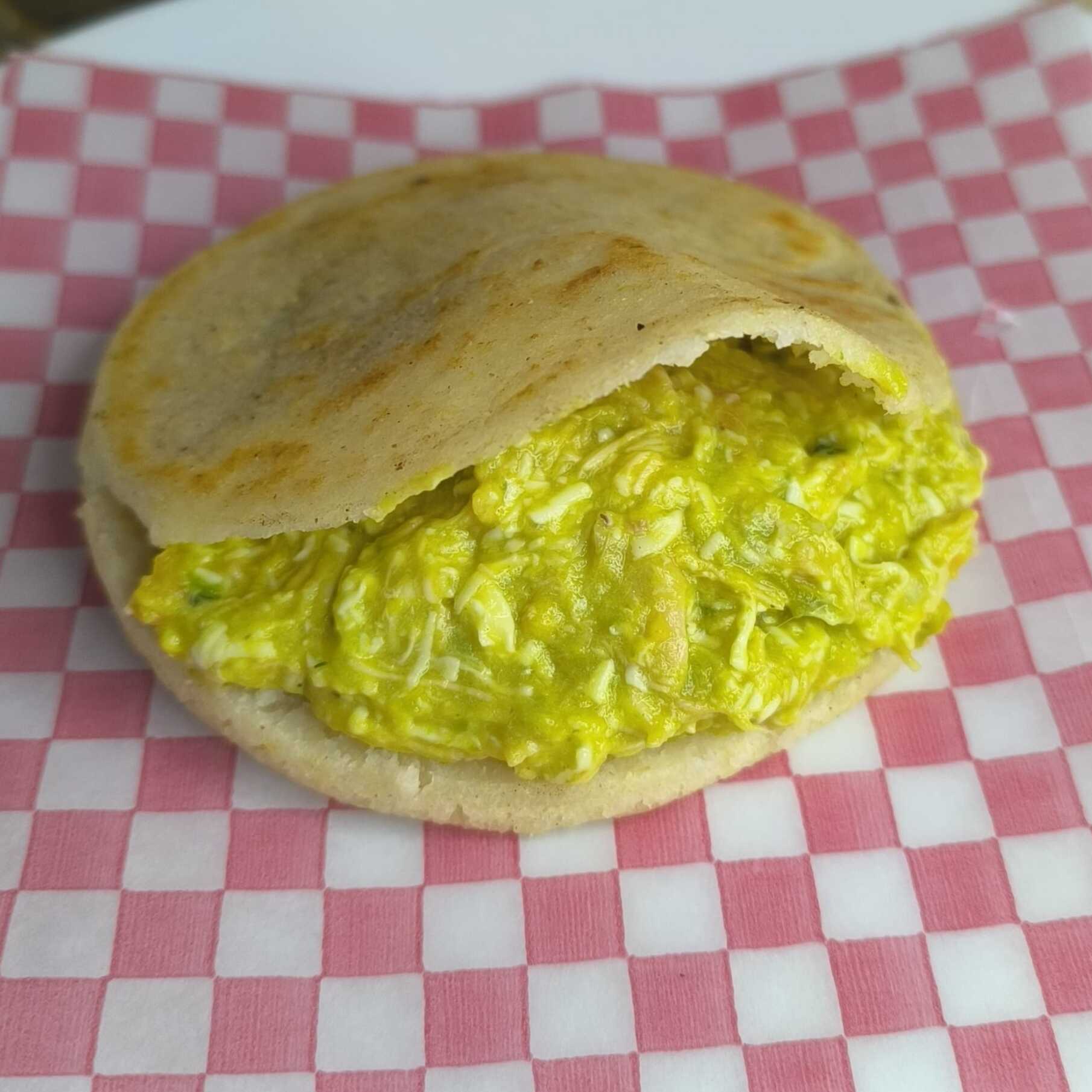 Combo Arepa Reina Pepiada