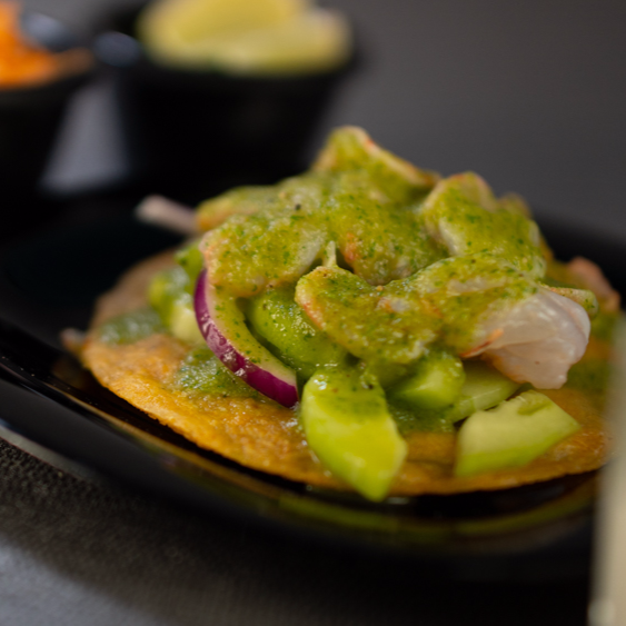 DUO de Tostadas: 1 de Atún y 1 de Aguachile Verde