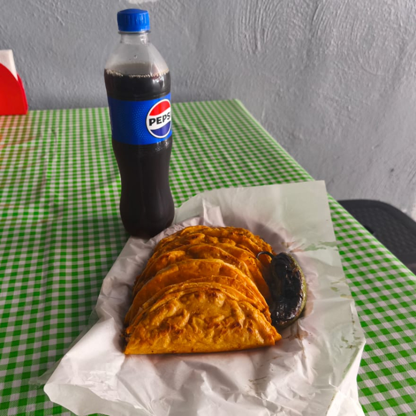 Combo: 5 Tacos más 1 Refresco