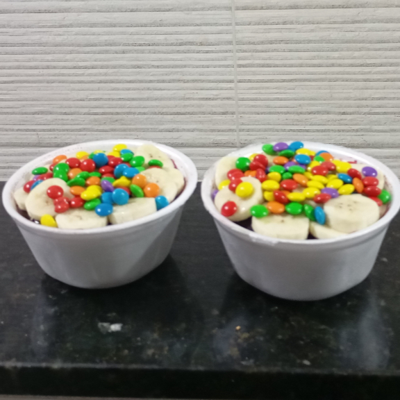 Açaí tradicional. São 2 Açaís no pote de 300ml. Monte do seu jeito!