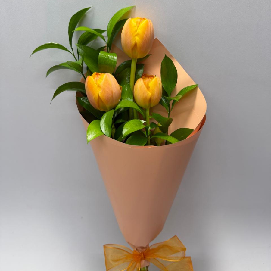 Ramo 3 tulipanes naranjas