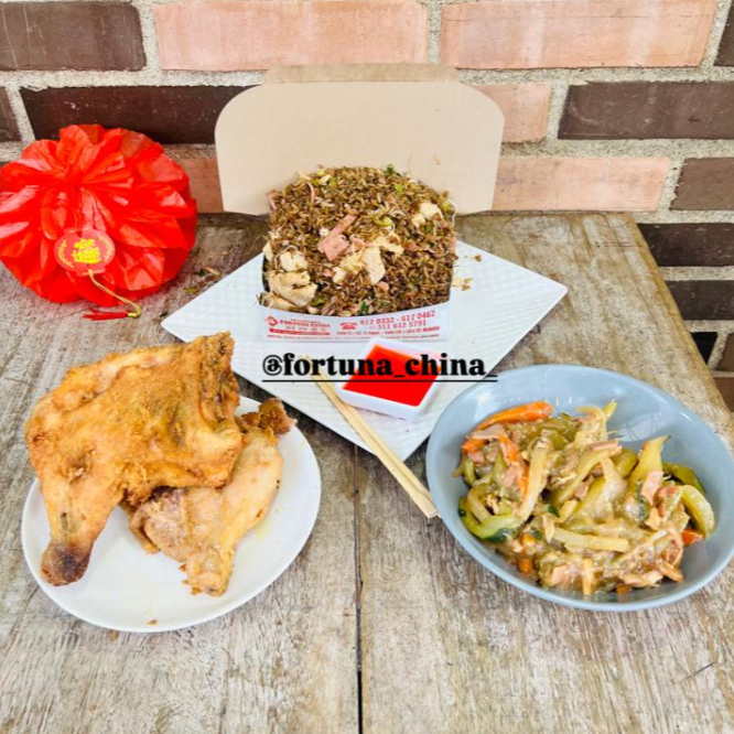 Caja mediana + 1/2 pollo 1 Acompañante elección🌟