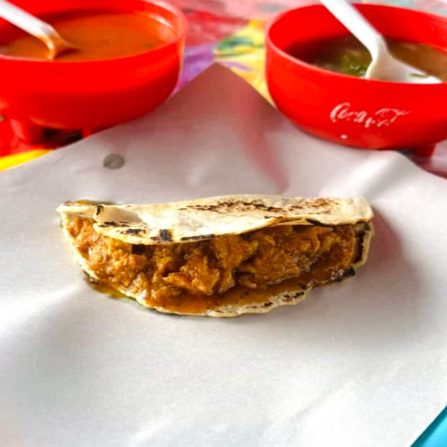 Taco de chicharrón prensado